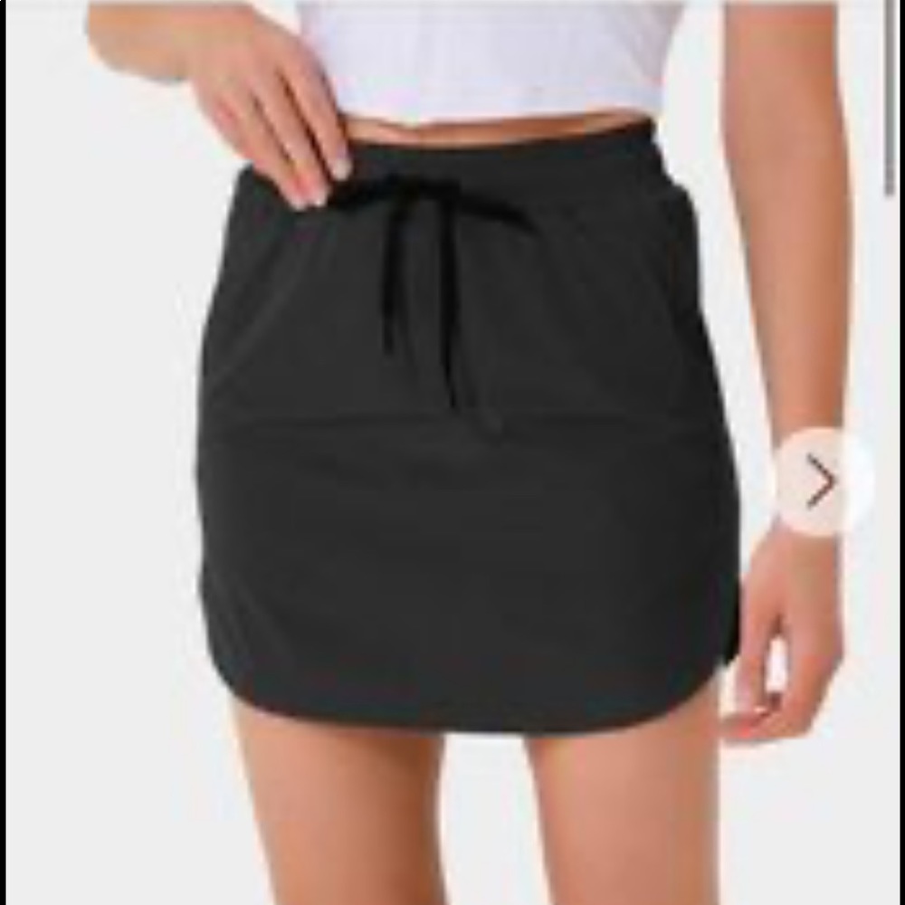 Halara 2-in-1 golf style skirt size xsmall
